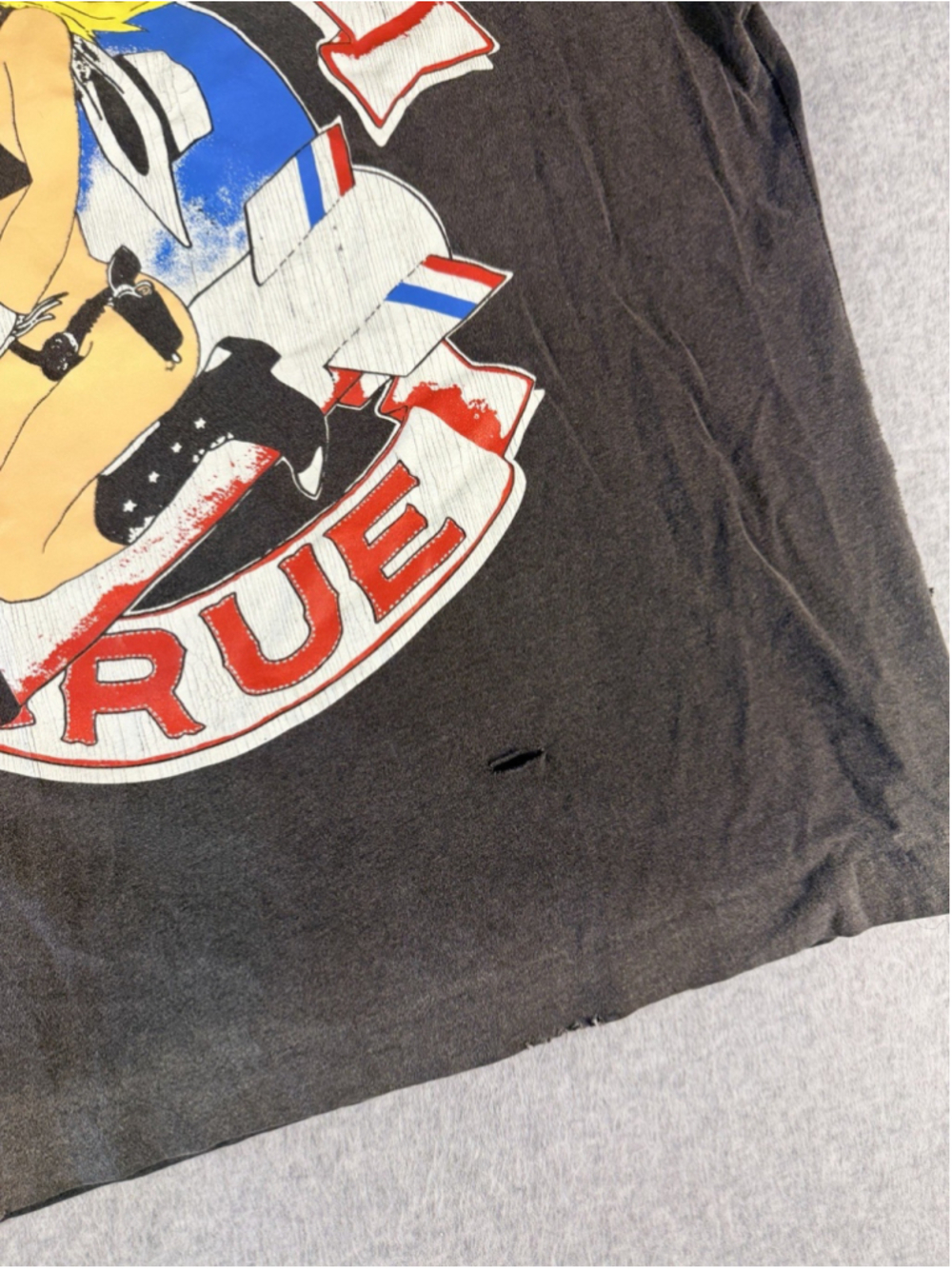 Motley Crue Girls Girls Girls T Shirt Medium Distressed Band Tee - Picture 5 of 10
